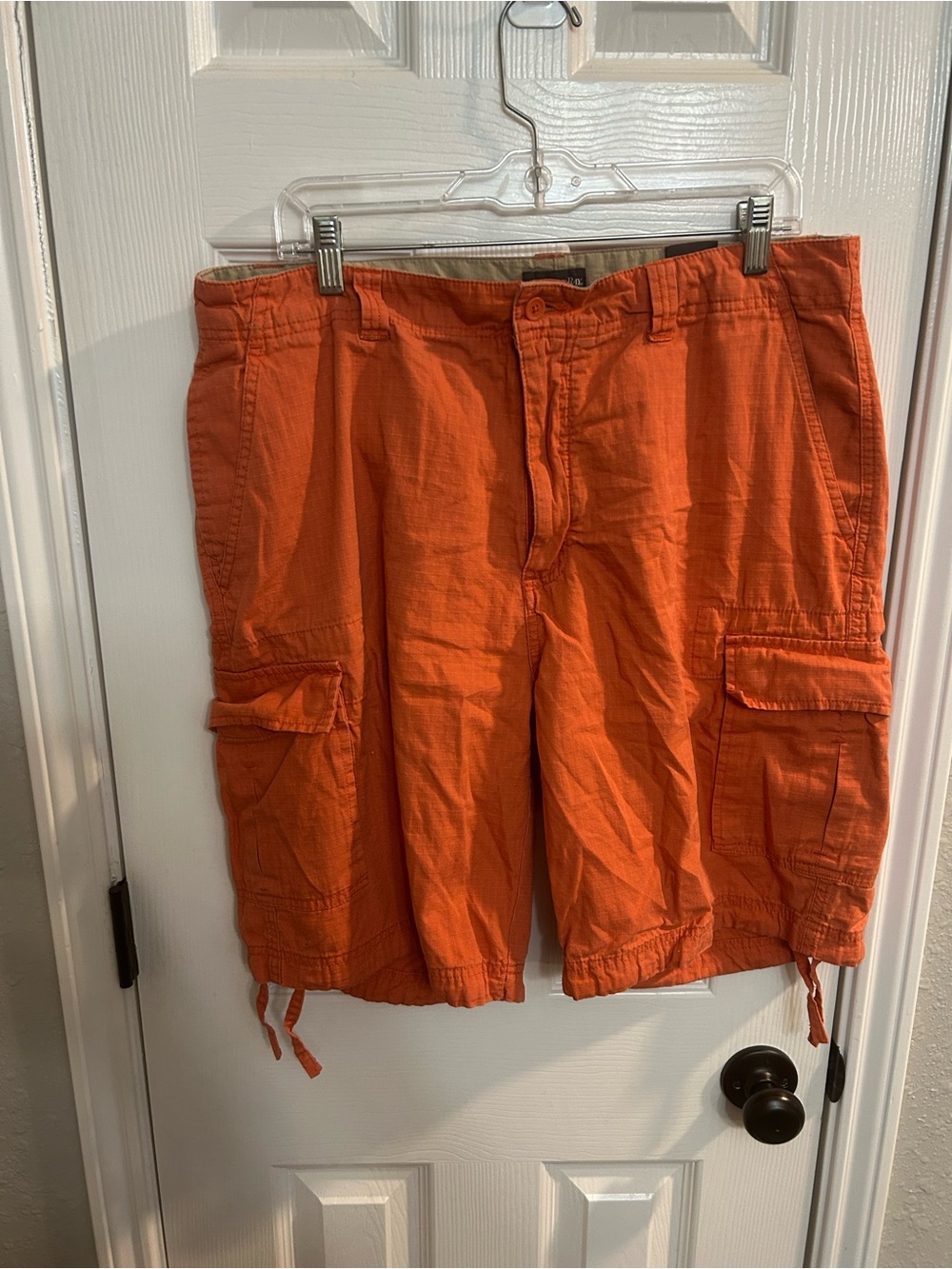 St John’s Bay men’s cargo orange shorts size 36 100 percent cotton